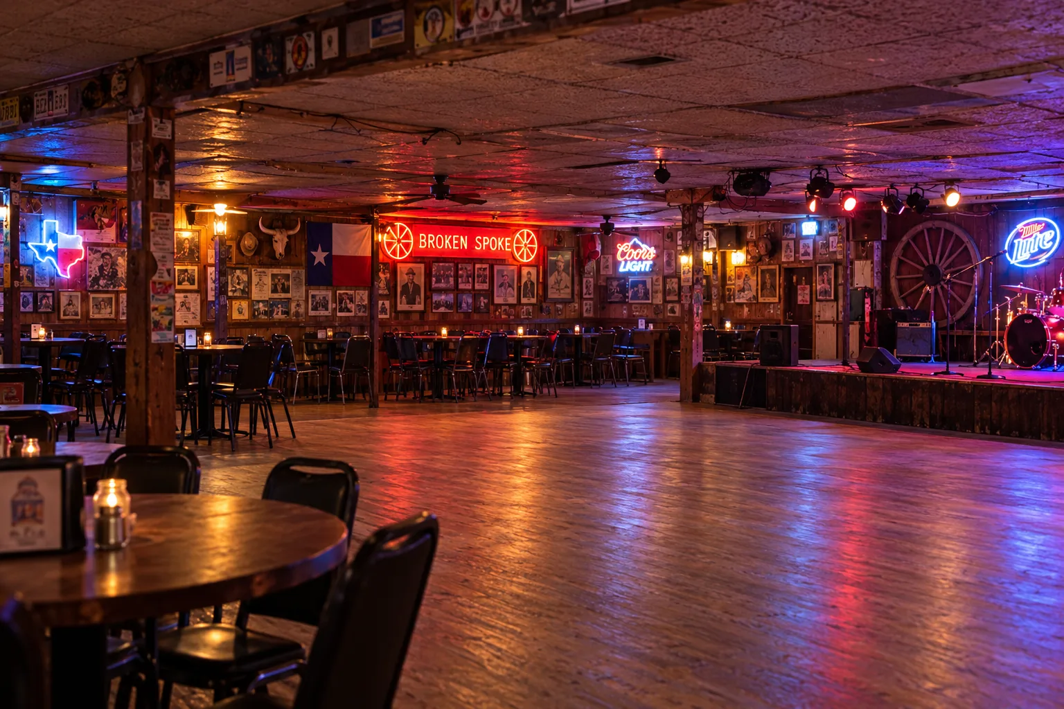The dance hall before the evening set