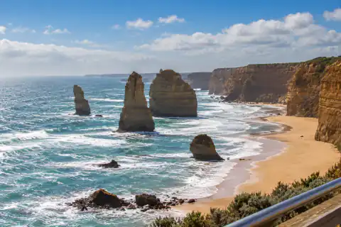 Great Ocean Road & Twelve Apostles day trip