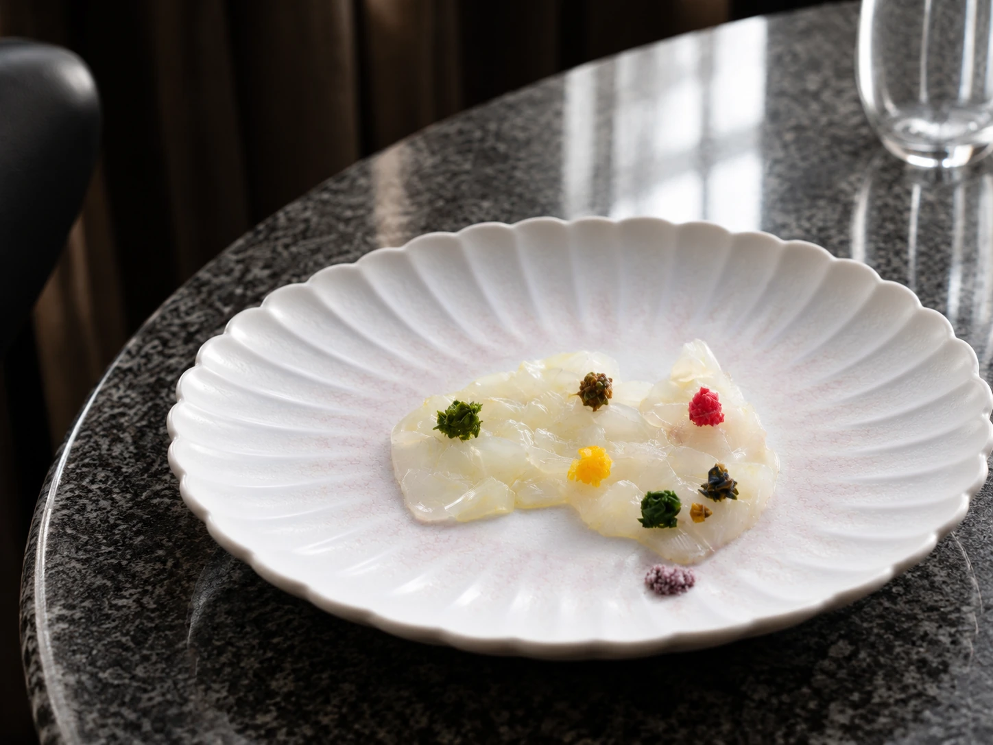 A fluted plate with a seasonal course at Attica