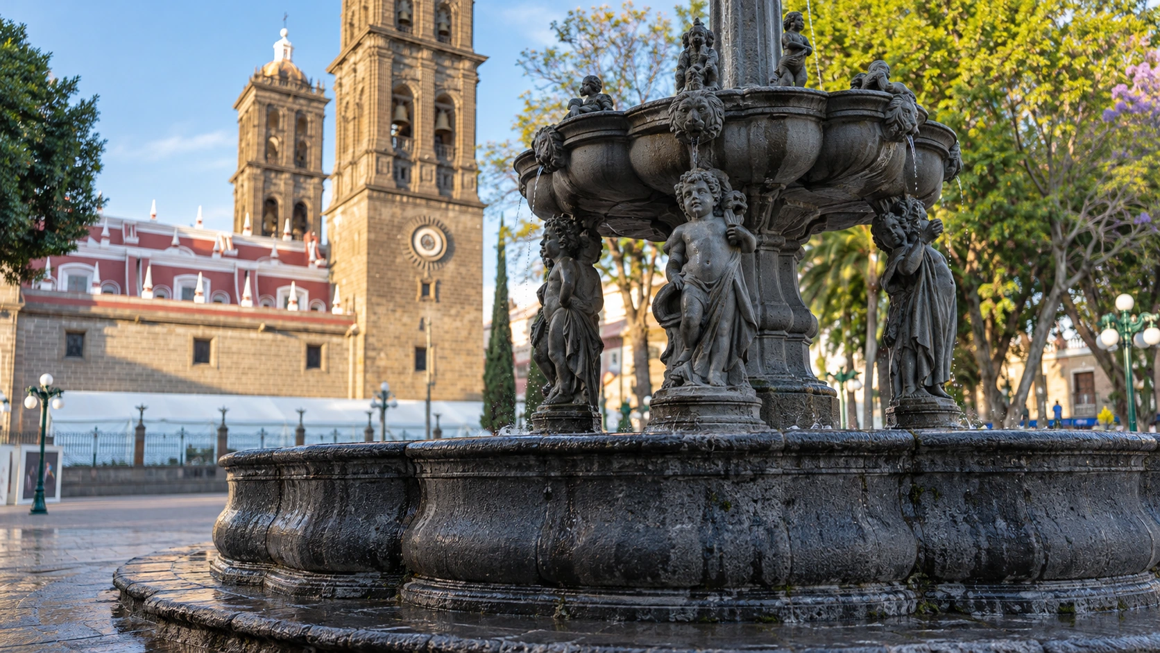 Puebla · Zócalo and a Poblano lunch, Mexico City