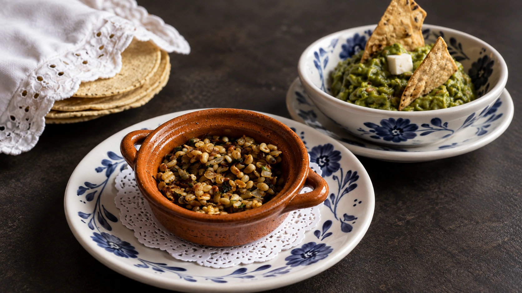 A terracotta starter with guacamole and tortillas at San Ángel Inn