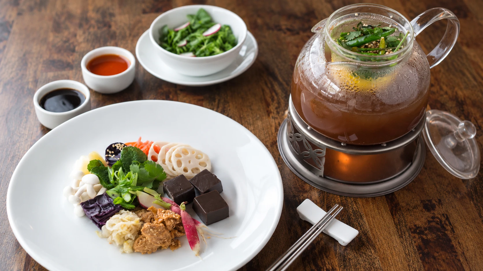 Smoked cabbage hot-pot service