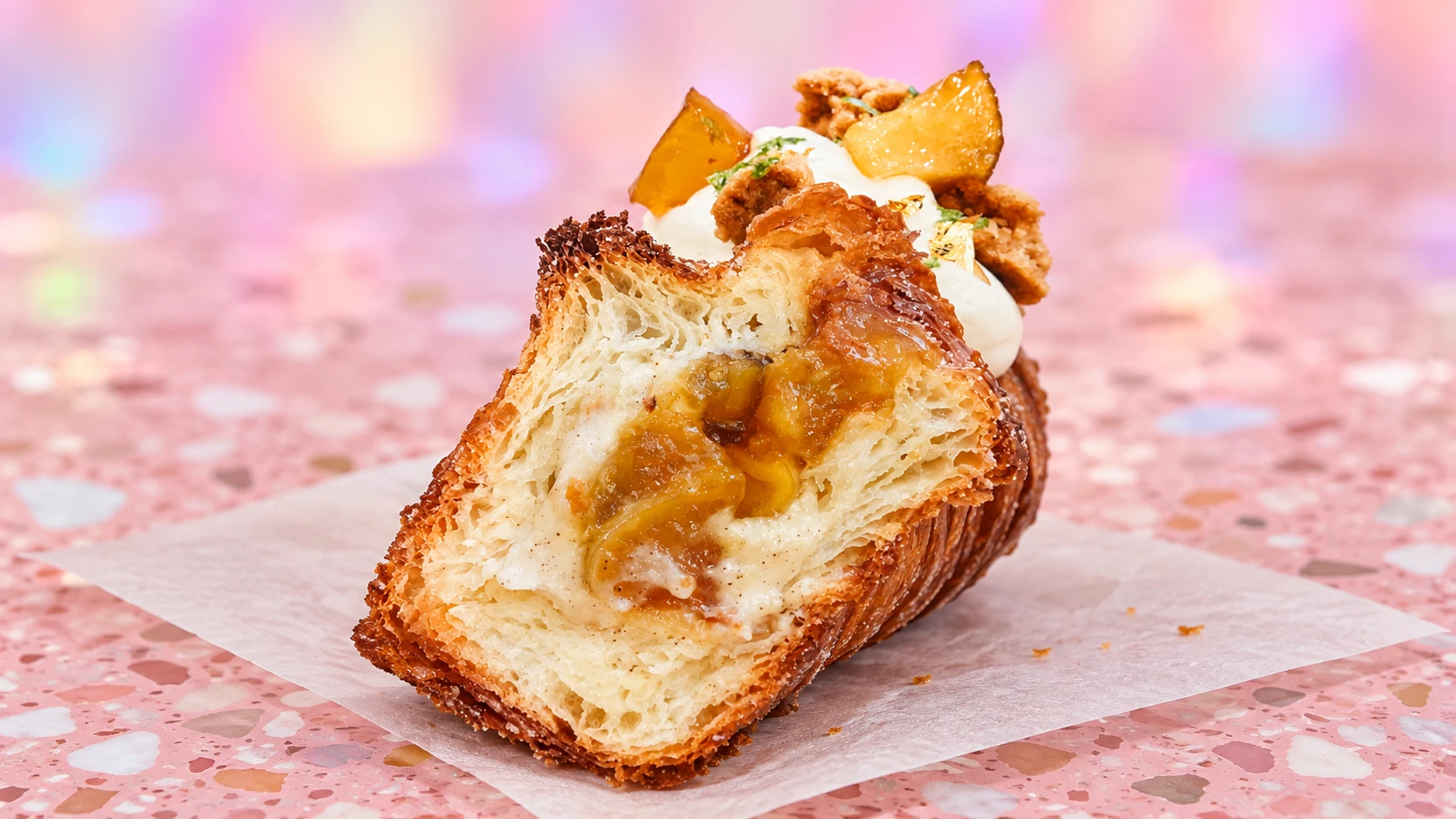 Filled cruffin