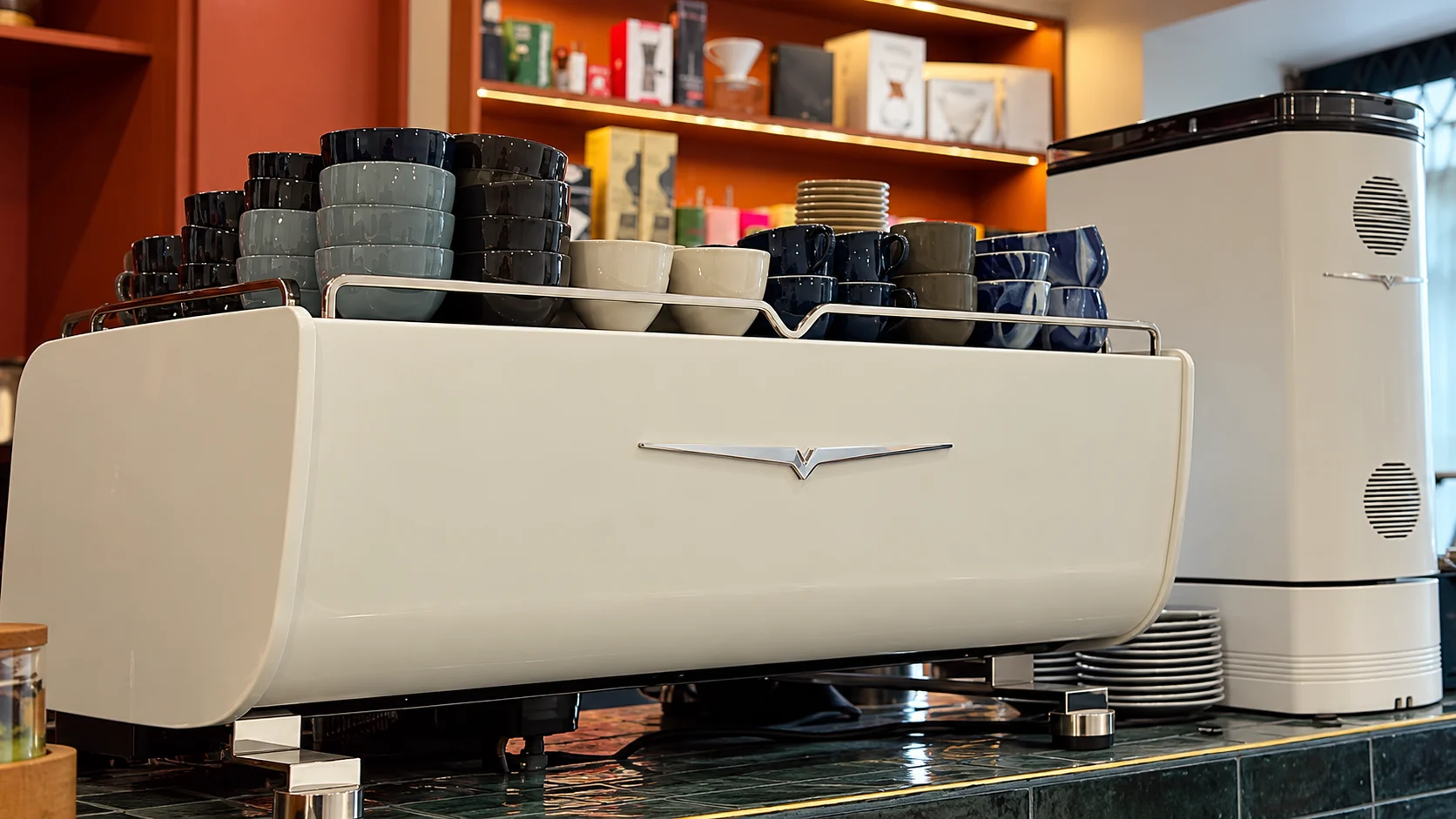 Espresso machine and stacked cups