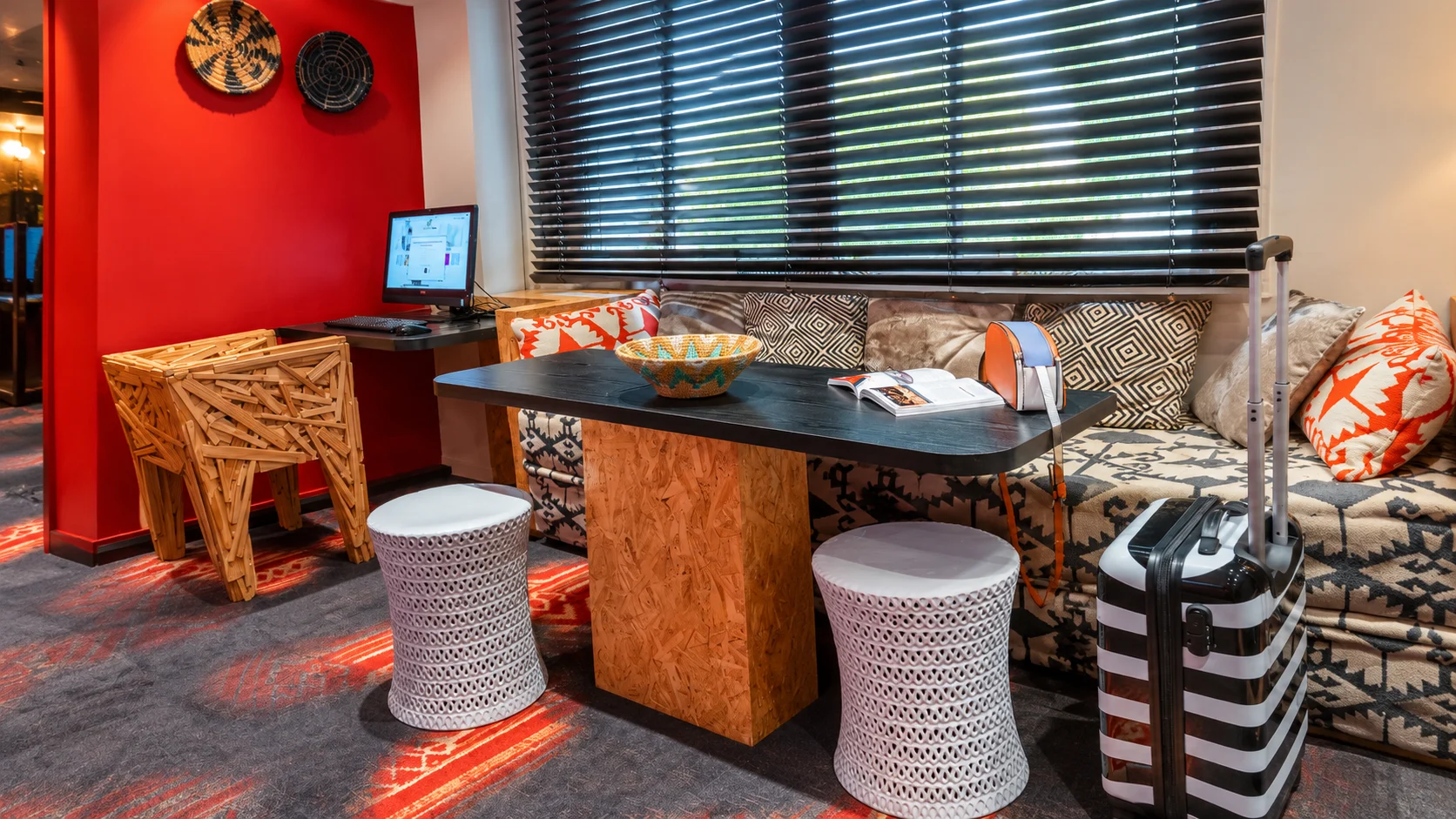 Lounge table
