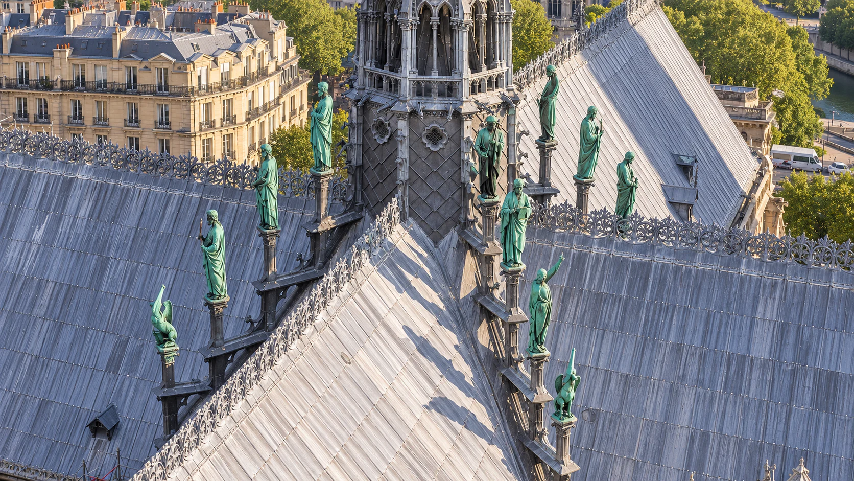 The roof’s apostles and evangelists