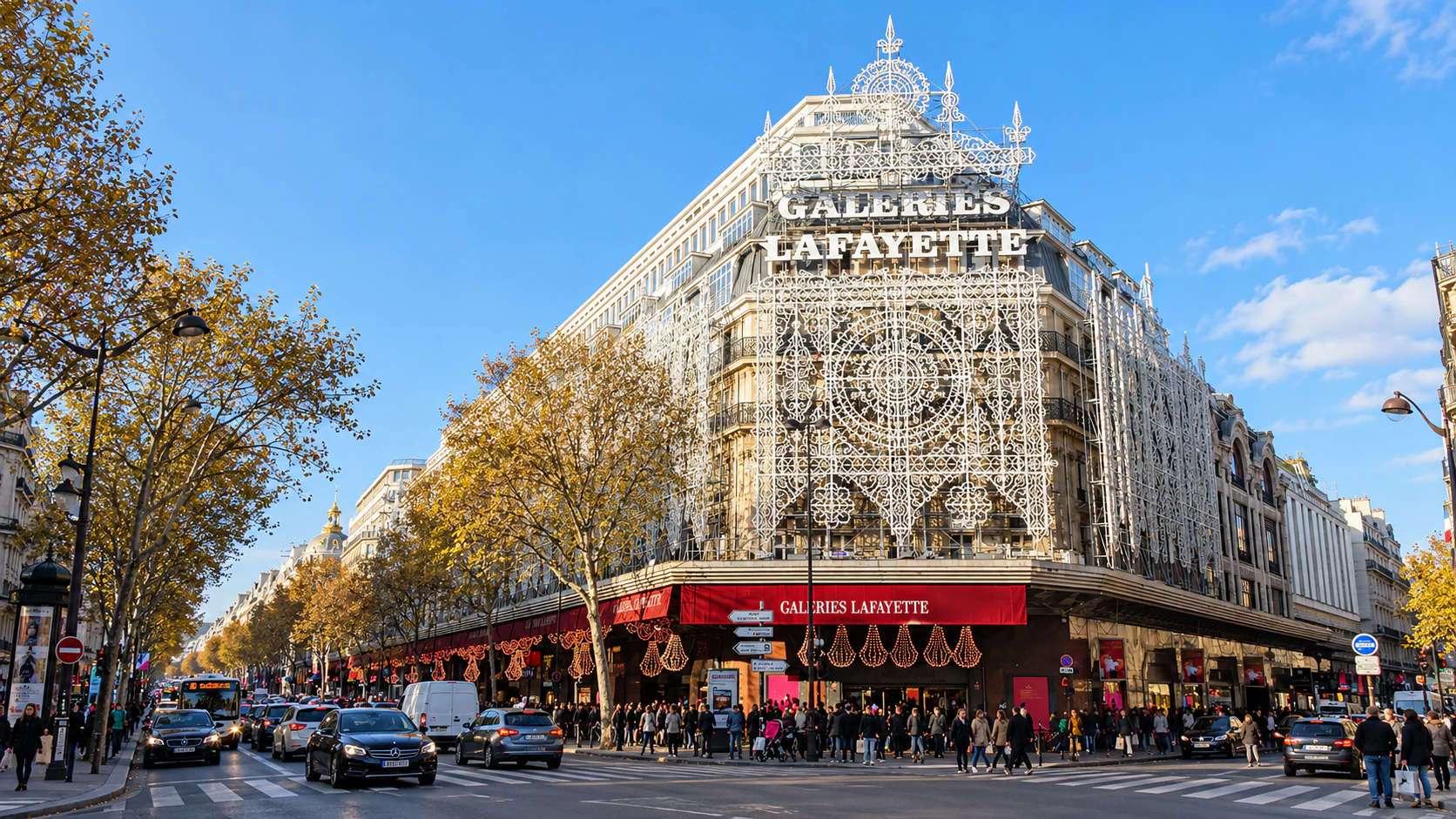 Festive lights on the Galeries Lafayette Haussmann façade