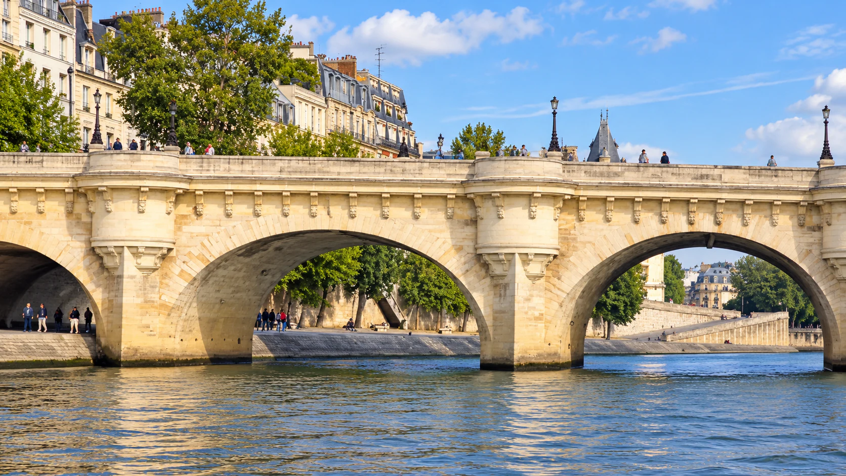 Pont Neuf’s arches across the Seine
