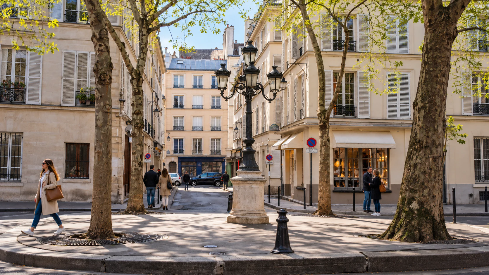 Place de Furstenberg trees, lamp and square