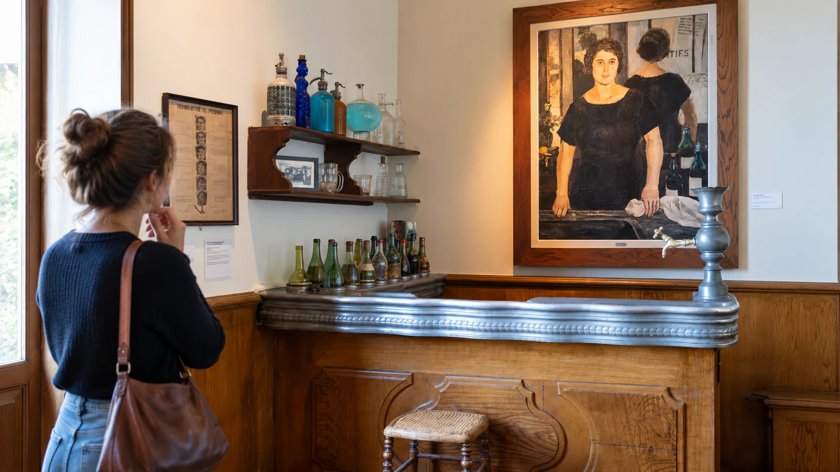Cabaret bar and portrait