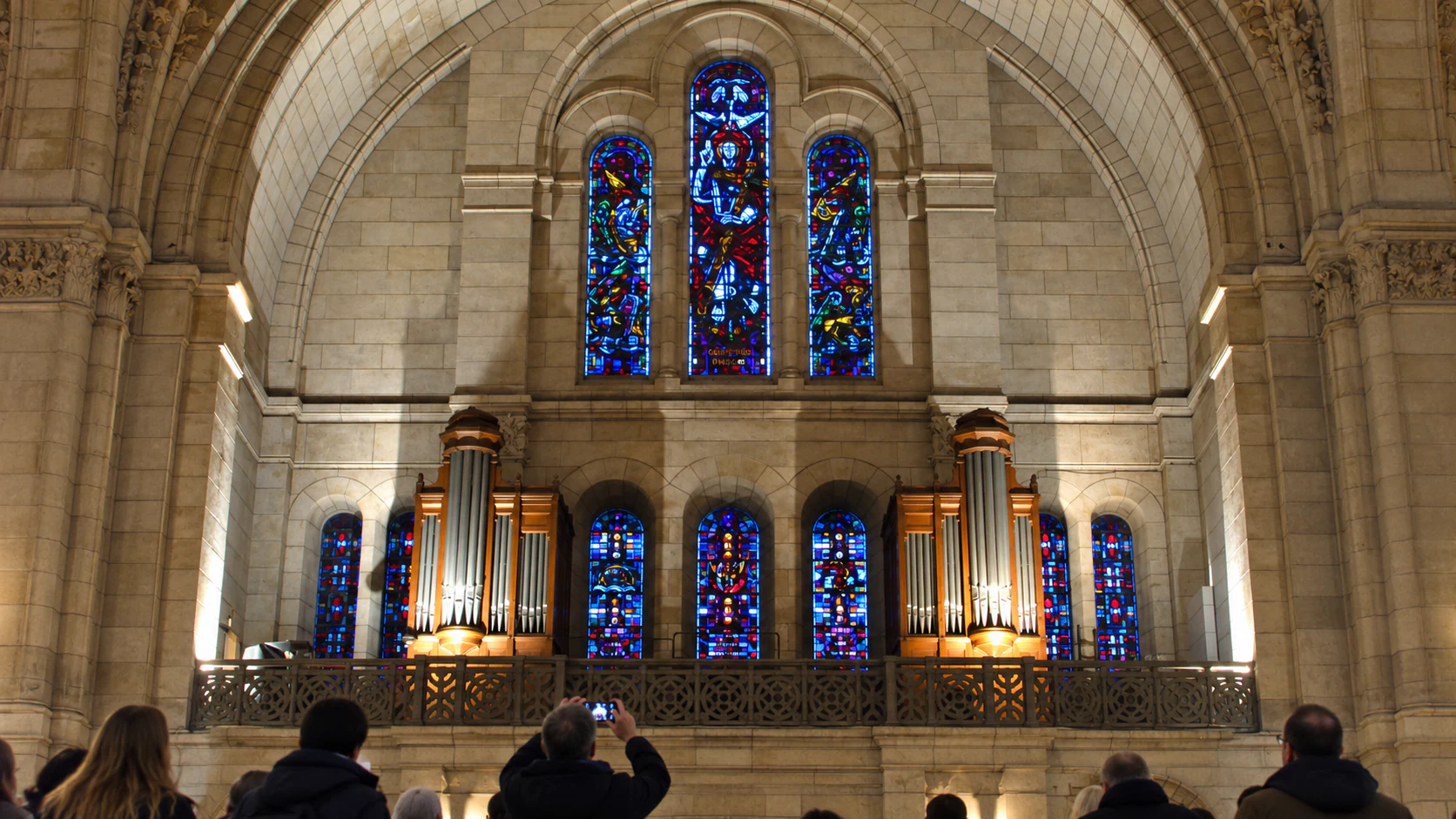 Choir organ and stained glass