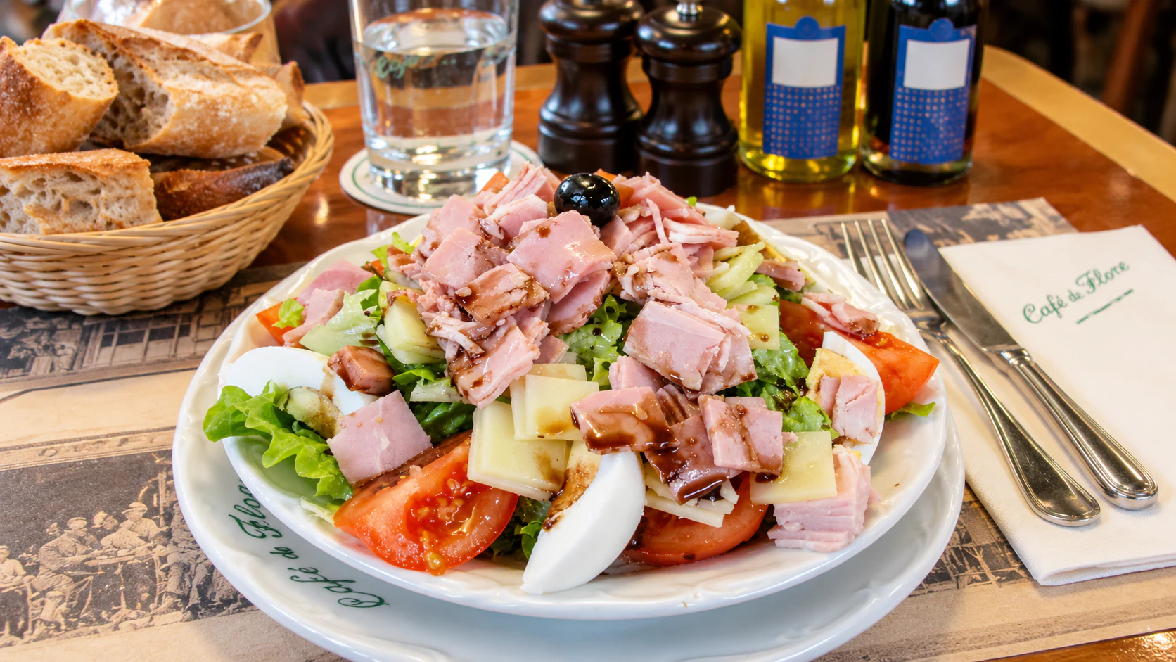 Salade parisienne with ham, Emmental, hard-boiled egg, tomato and green leaves at Café de Flore.