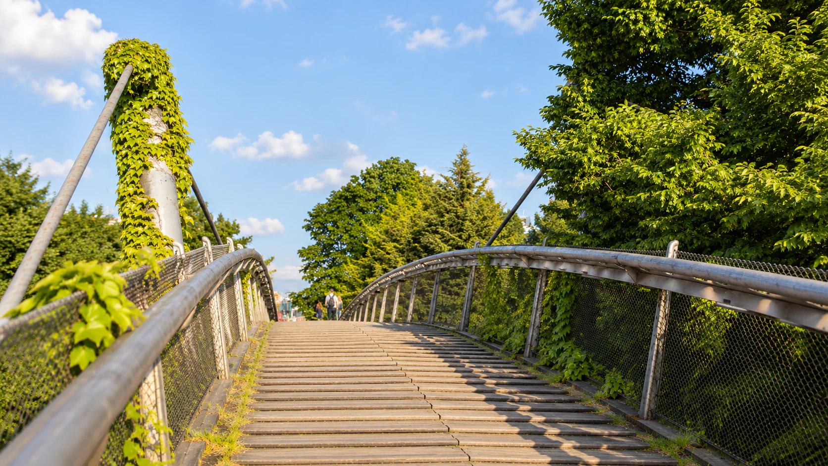 André-Léo footbridge over Jardin de Reuilly on the Coulée verte