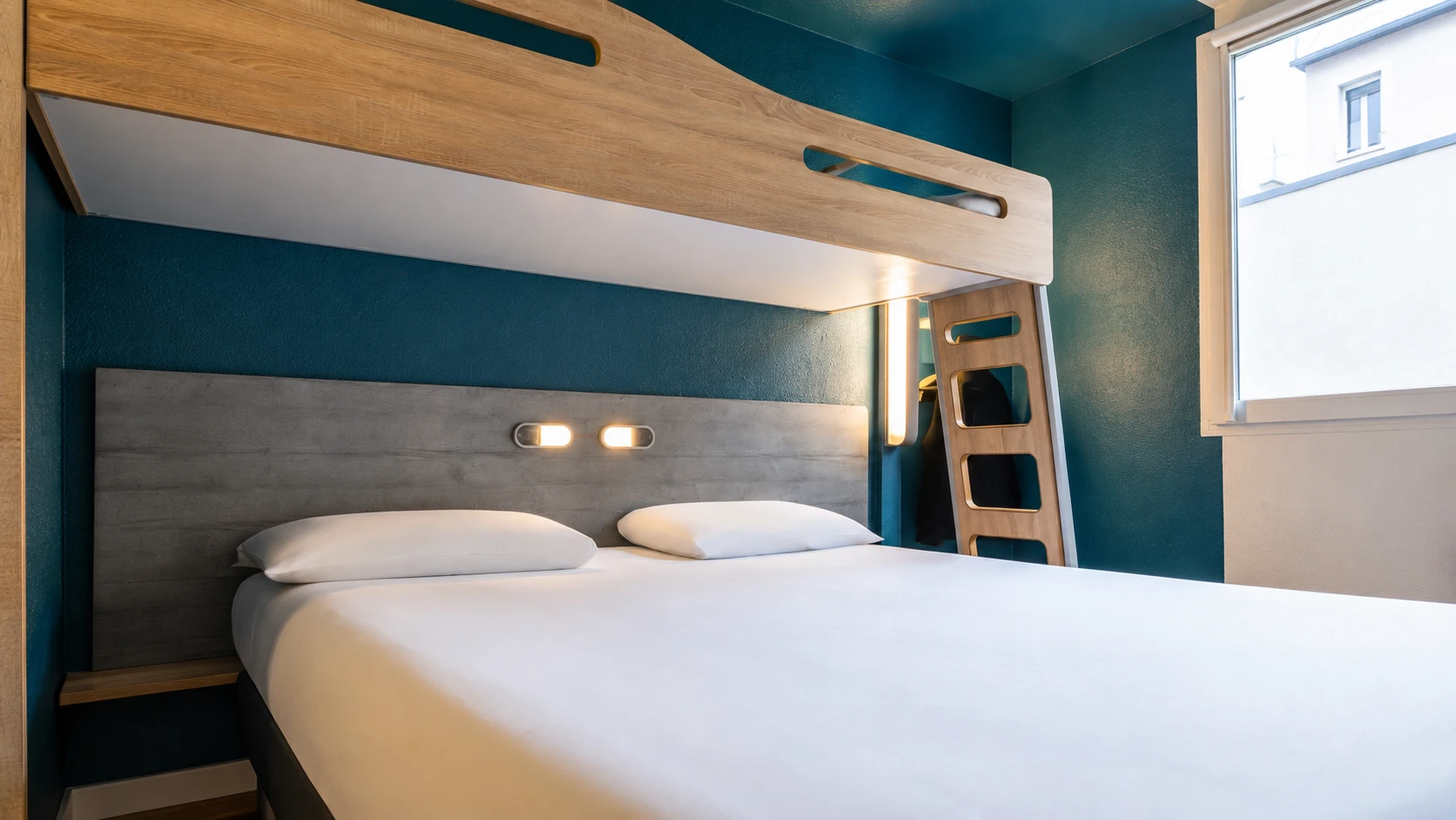 Guest room