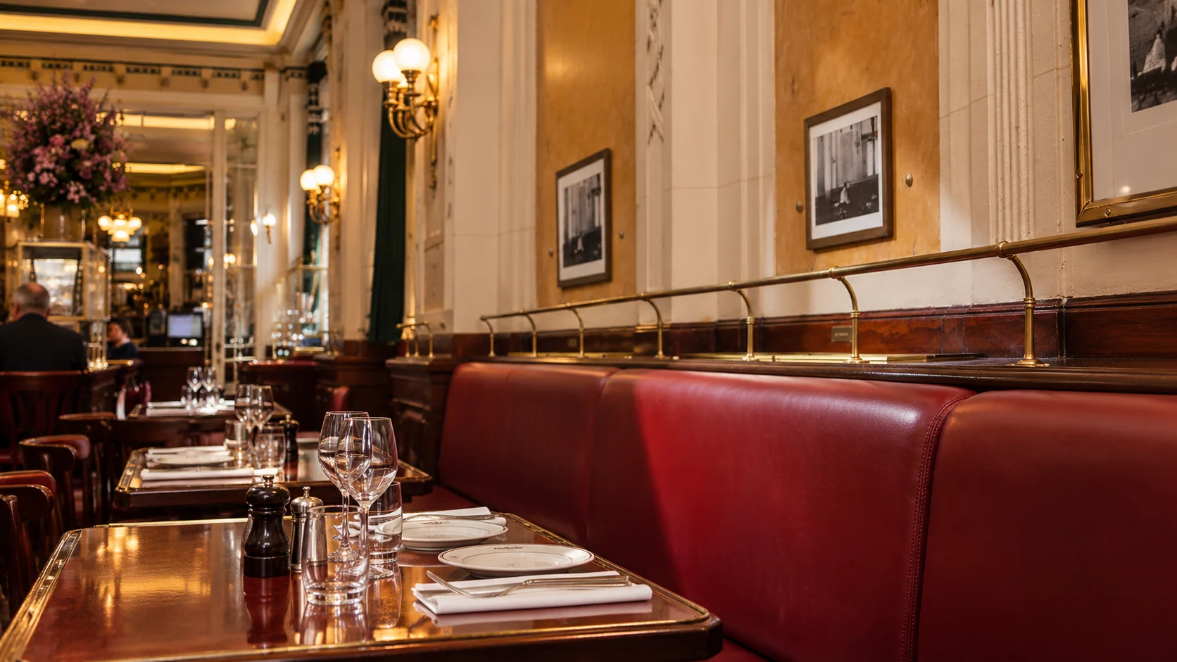Les Deux Magots, Paris